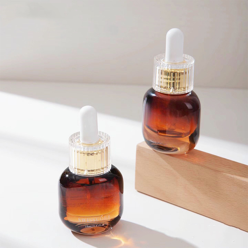 Staklene bočice s kapaljkom za osobnu njegu kože boje jantara Staklene bočice s kapaljkom za osobnu njegu kože boje jantara