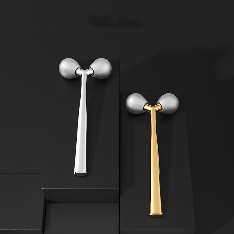 Ručni 3d valjkasti masažer za podizanje lica u obliku slova Y Rotirajući valjak za masažu lica za 360 Ručni 3d valjkasti masažer za podizanje lica u obliku slova Y Rotirajući valjak za masažu lica za 360