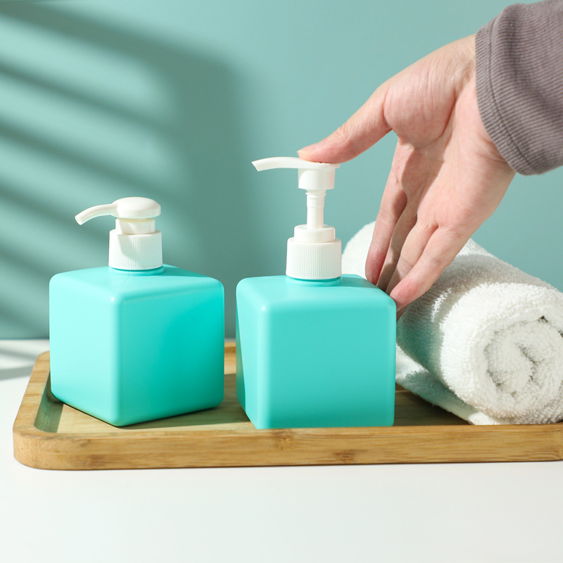 Popularne reciklirane PET plastike kvadratni šampon za njegu kože maslac za tijelo boce ulja 150 ml 200 ml 250 ml veličine sa sitotiskom Popularne reciklirane PET plastike kvadratni šampon za njegu kože maslac za tijelo boce ulja 150 ml 200 ml 250 ml veličine sa sitotiskom