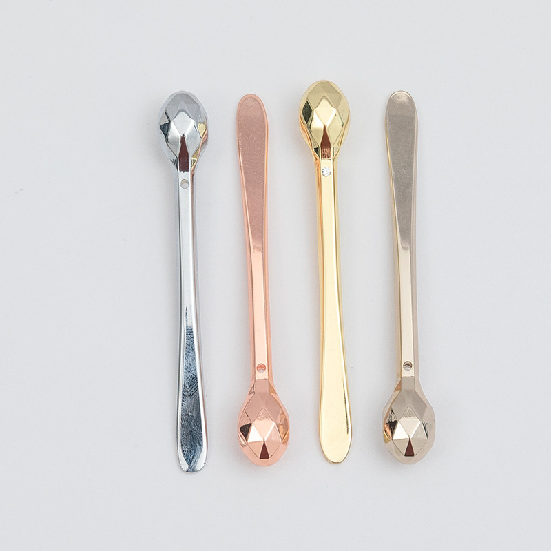 Jedinstveni dijamantni dizajn štapića za kremu za oči od legure cinka Jedinstveni dijamantni dizajn štapića za kremu za oči od legure cinka